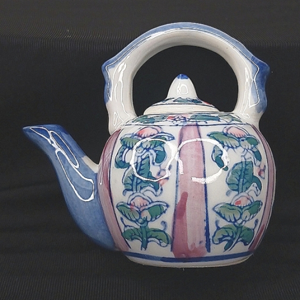 MiniatureTeapot